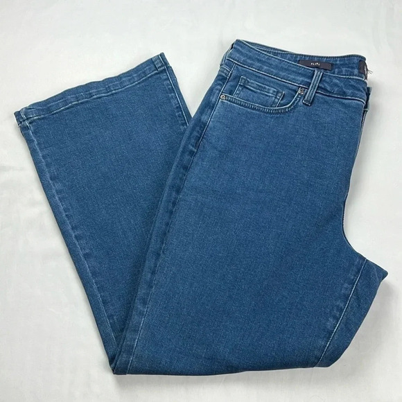 NYDJ Women’s 14 Lift x Tuck Technology Stretchy Relaxed Flared Jean - Picture 1 of 14